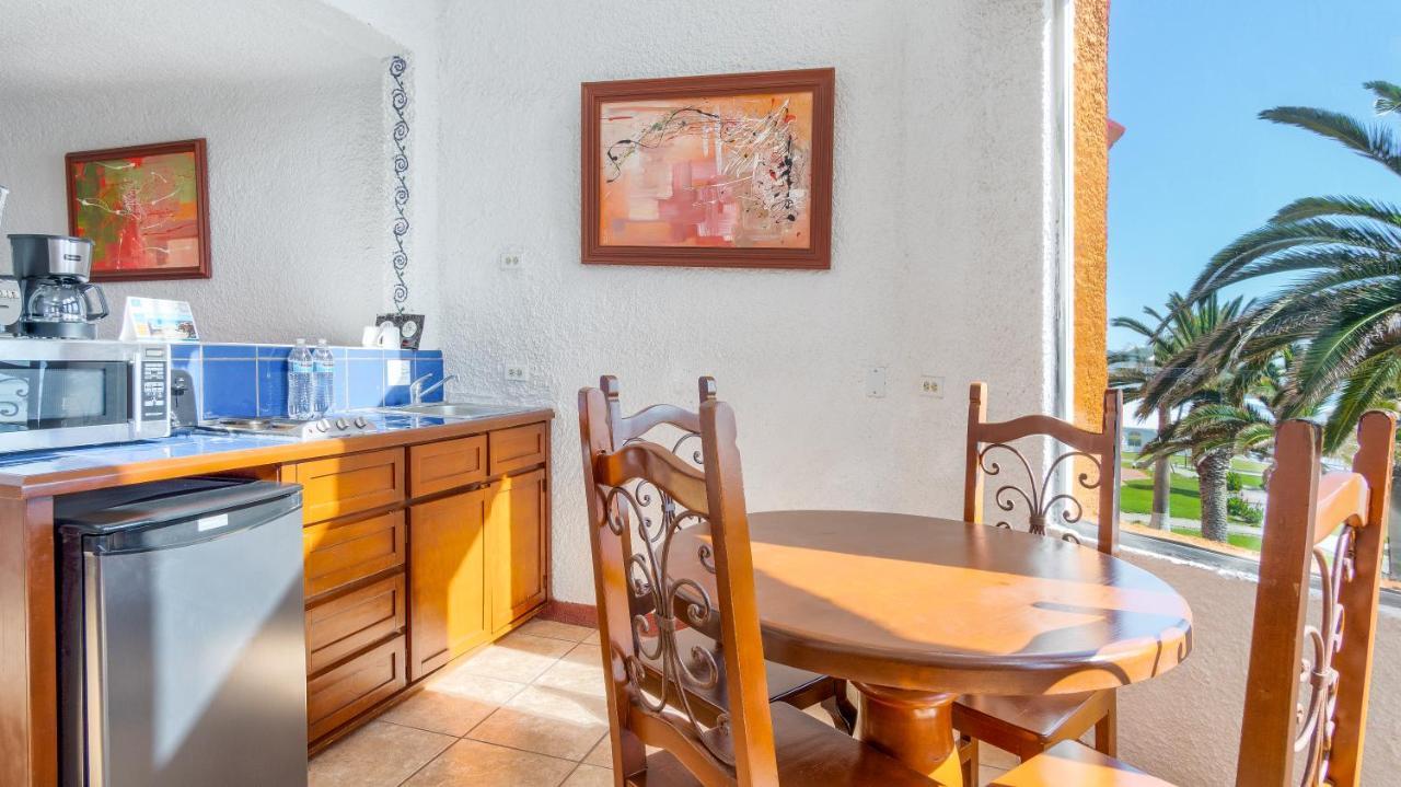 Puerto Nuevo Baja Hotel & Villas Росарито Экстерьер фото